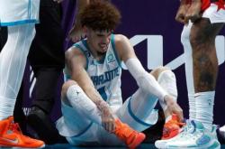 竞彩网首页-黄蜂队三球(qiú)伤病报告(黄蜂队3号绝杀)