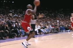 杰伦·布朗转换进攻(杰伦·布朗46分创个人生涯新高)