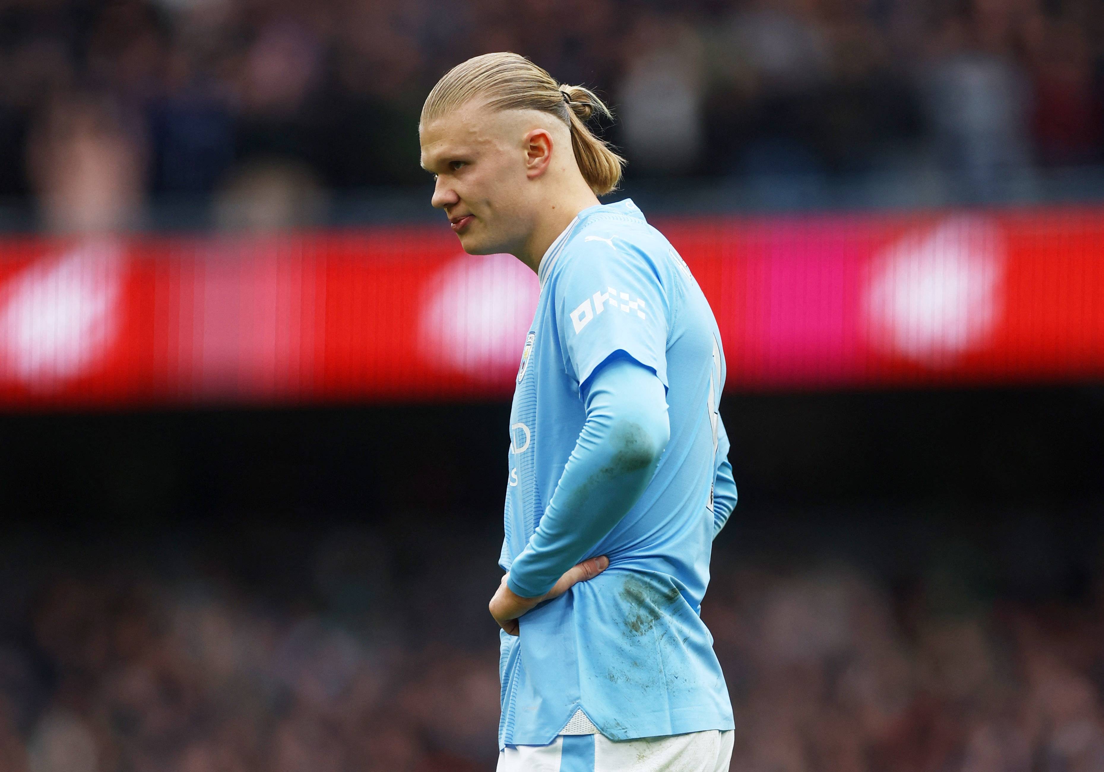 哈兰德加盟巴萨最新消息(哈兰德父亲及经纪人抵达巴塞罗那 将会面巴)