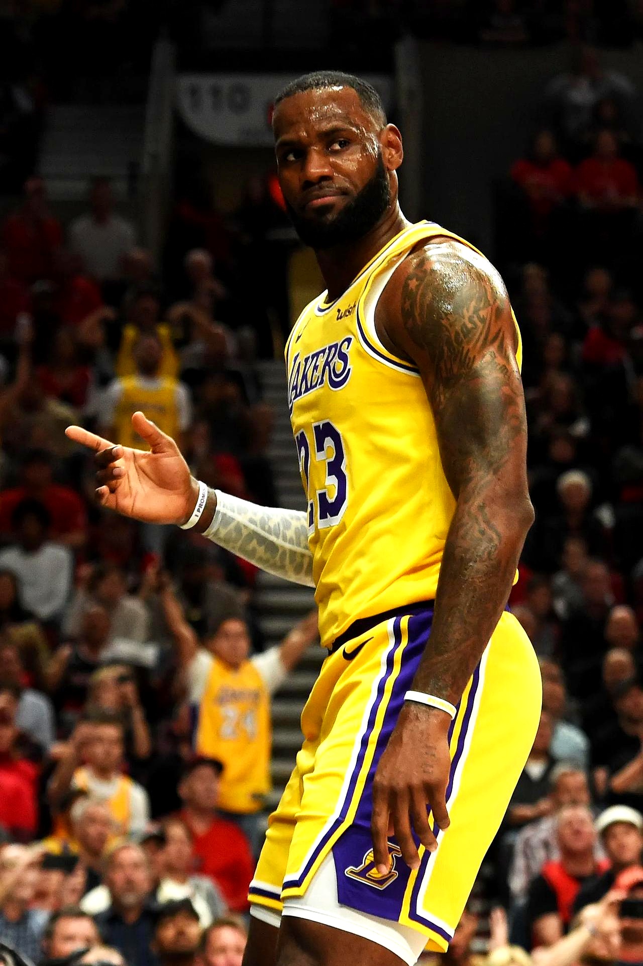 詹姆斯赛程(詹姆斯比赛录像全场回放2021)