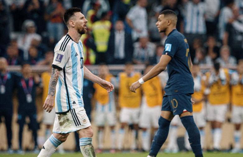 姆巴佩改口称梅西是历史最佳(国外认为c罗梅西谁强)