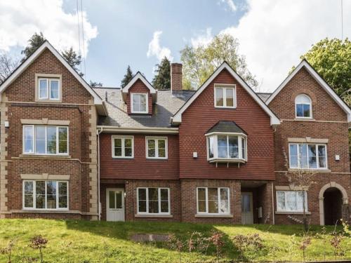 伯恩茅斯LEOSInternational(natureofbusinesscorp)