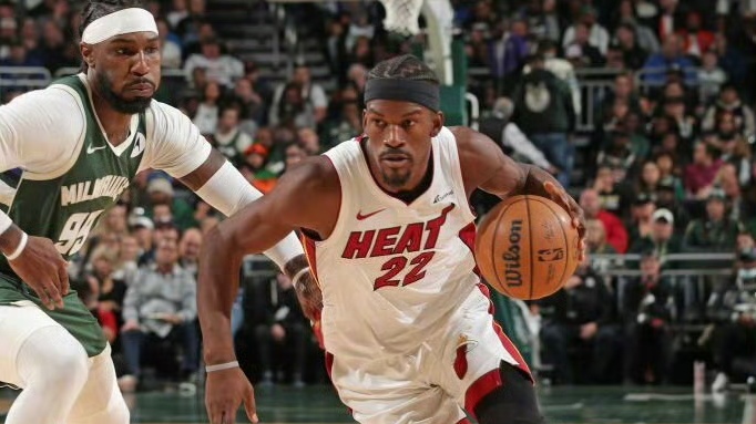 热火阿德巴约防守(热火阿德巴约打什么位置)