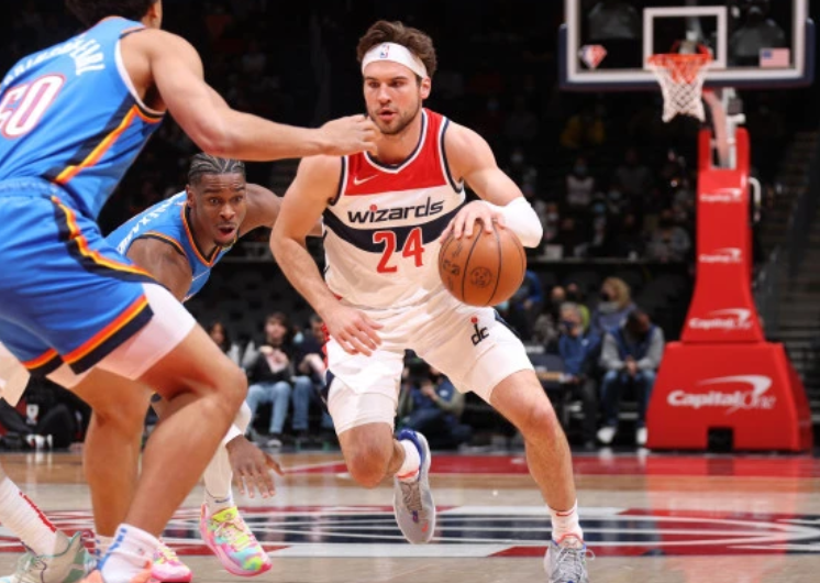 奇才库兹马得分爆发(奇才主帅谈库兹马8中2他得继续投)