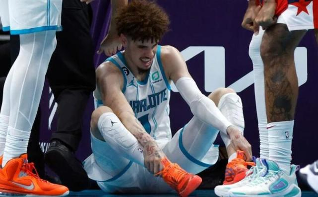 黄蜂队三球伤病报告(黄蜂队3号绝杀)