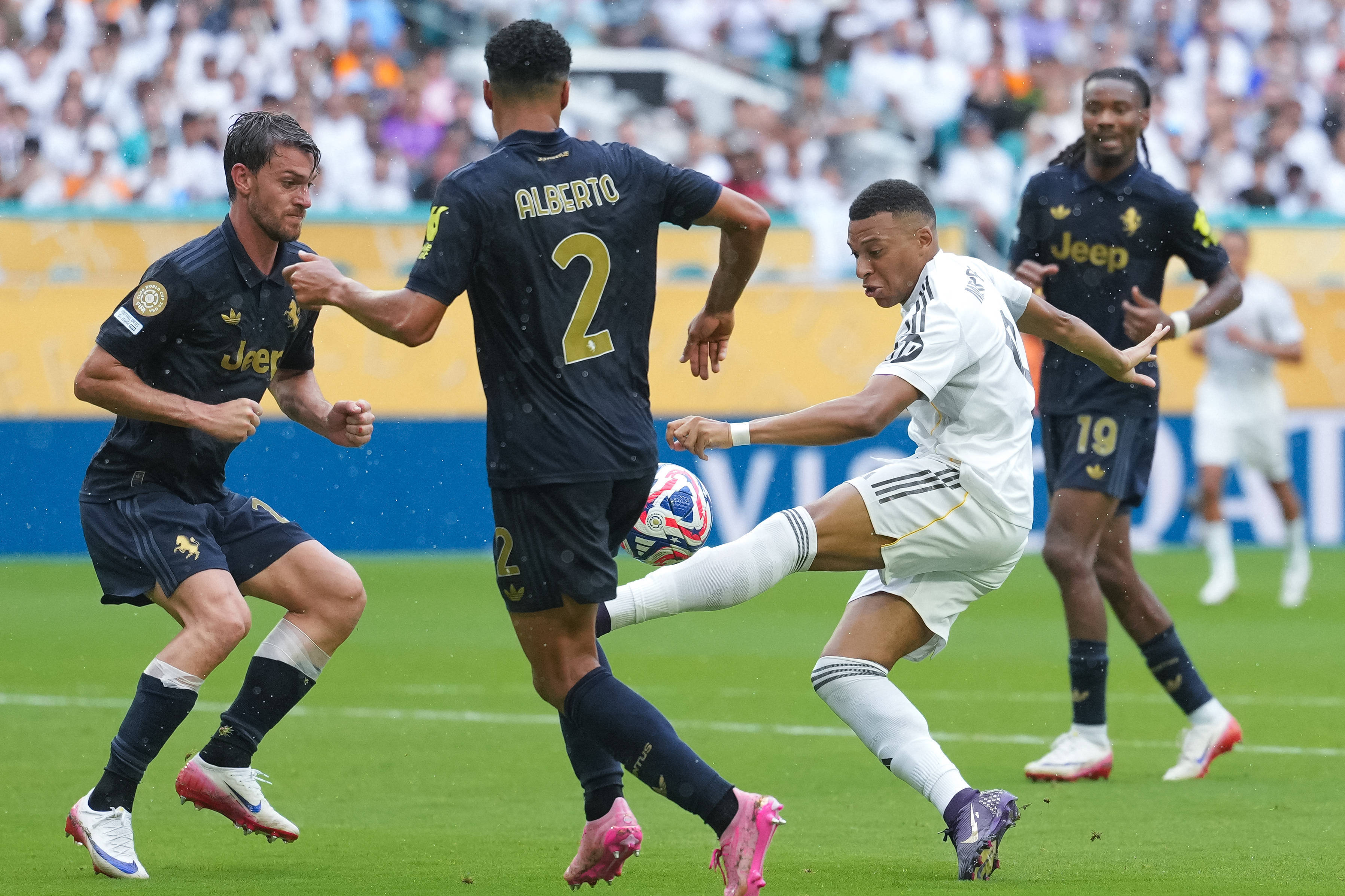 皇马vs尤文预测首发(皇马vs尤文首回合集锦)