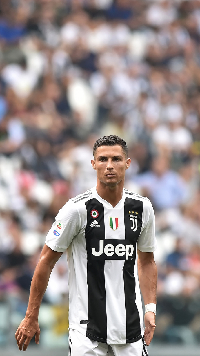 c罗资产有多少个亿(c罗资产有多少个亿人民币啊)