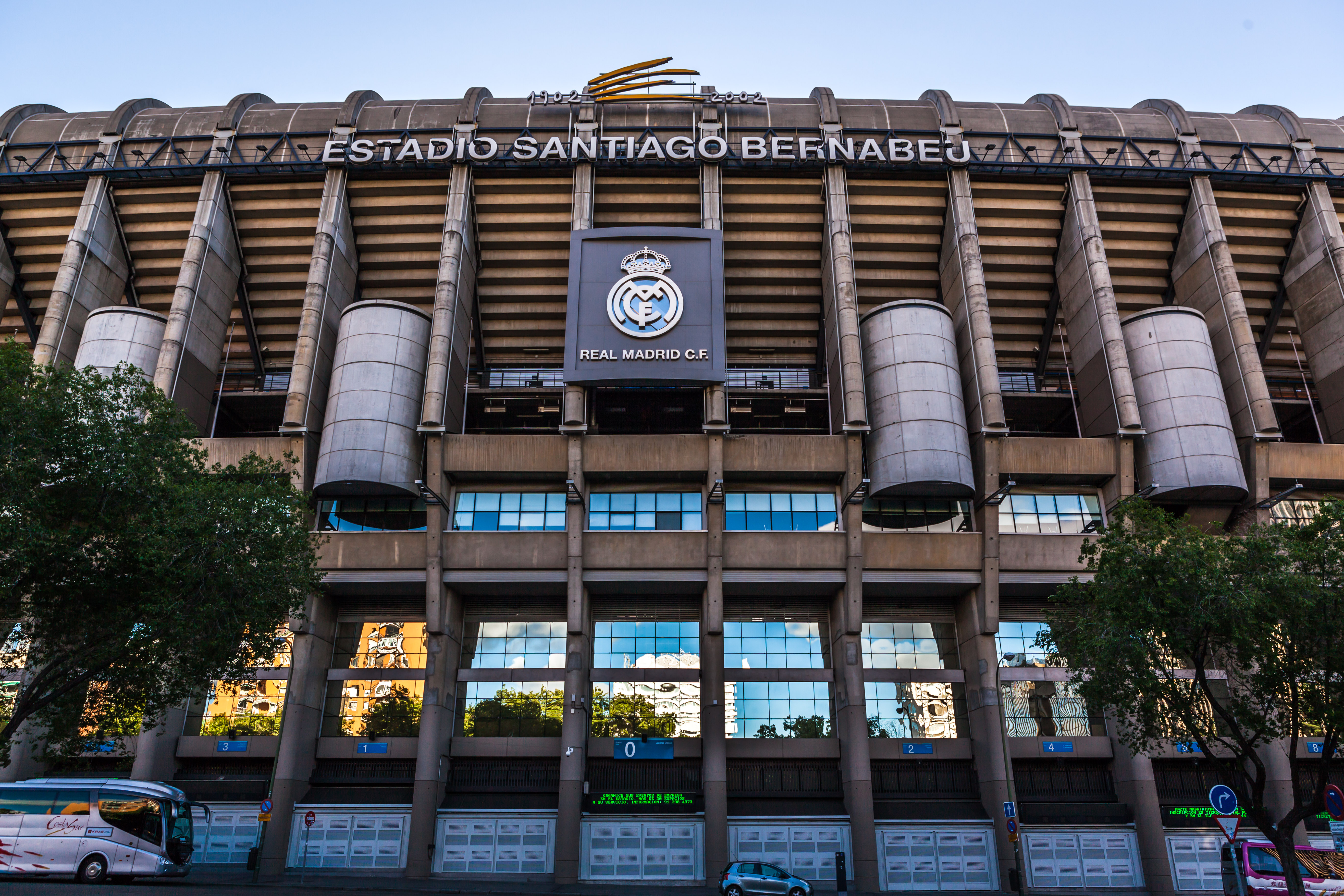 皇家马德里足球俱乐部(皇家马德里足球俱乐部官网)