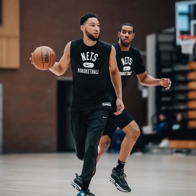 本·西蒙斯防守转换(本西蒙斯可以打中锋吗)