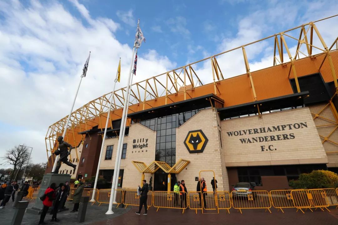 狼队莫利纽克斯翻新(狼队莫利纽克斯翻新了吗)