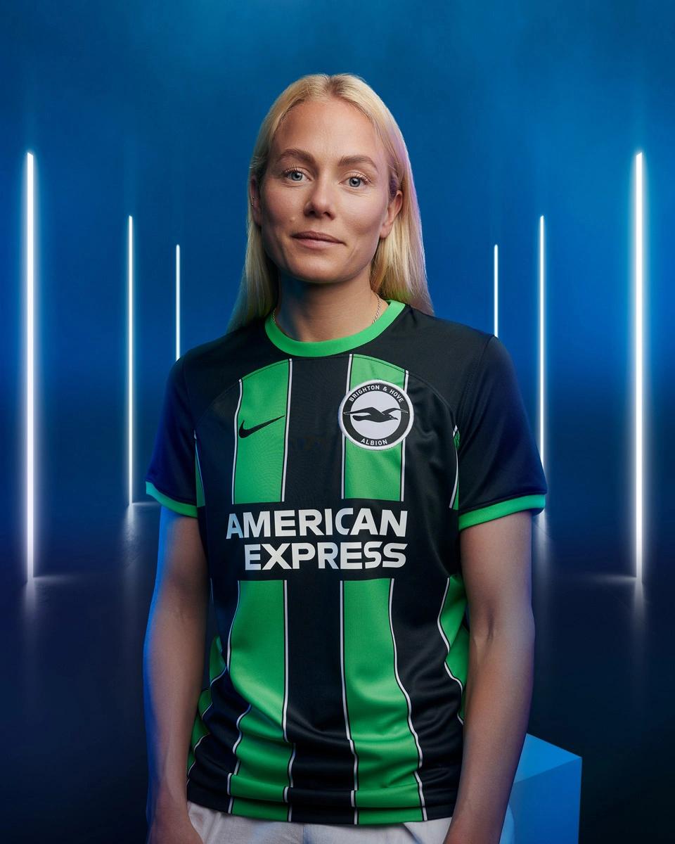 布莱顿日本市场专属球衣(布莱顿日本市场专属球衣是什么)