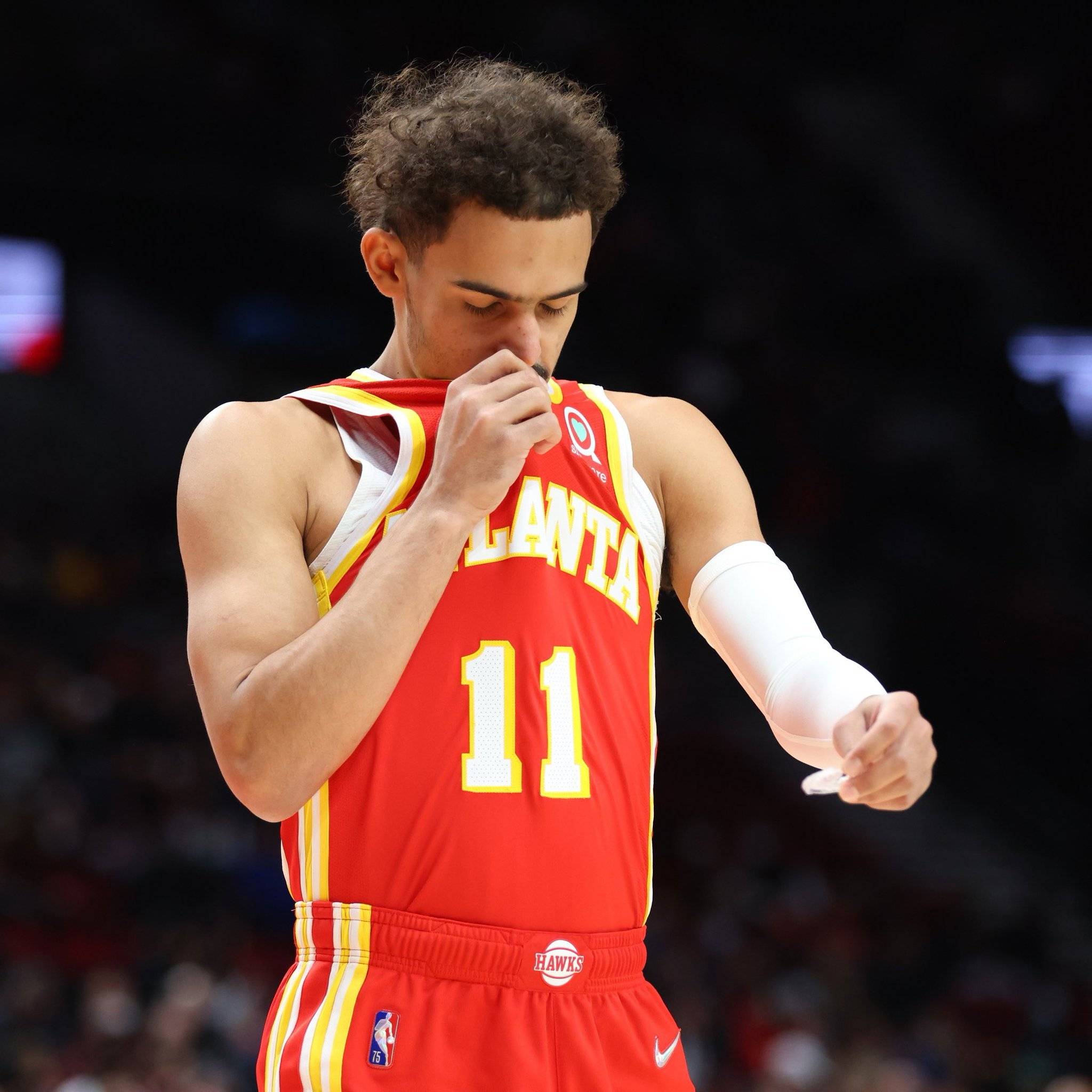 老鹰队特雷杨转会传闻(特雷杨加盟湖人是真的吗)