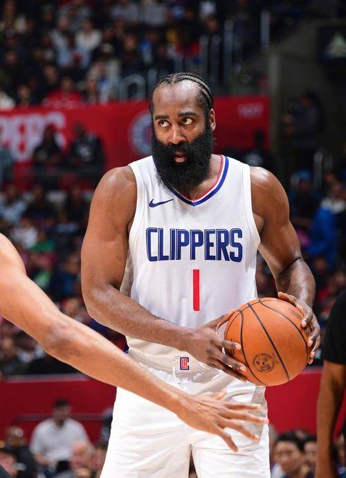 雄鹿小市场逆袭策略(雄鹿小市场逆袭策略是什么)